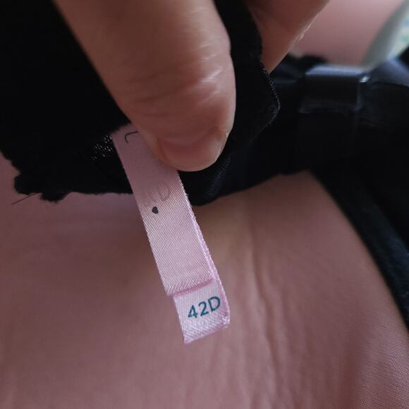 True Bra 42D Underwire Bra Lace Overlay Over Pink Back Closure, Adjustable Strap - Picture 4 of 4